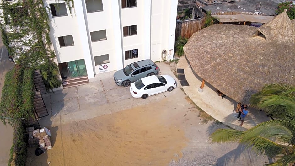 Hotel Ashly Loma Larga