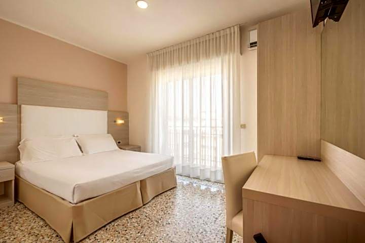 Hotel Atenea Golden Star