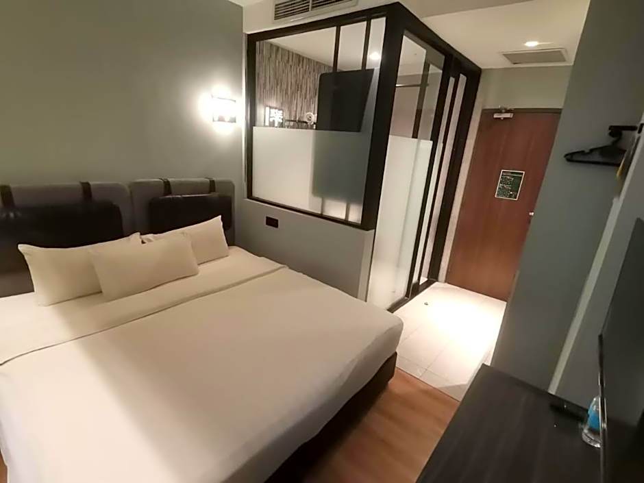 The Seraya Hotel