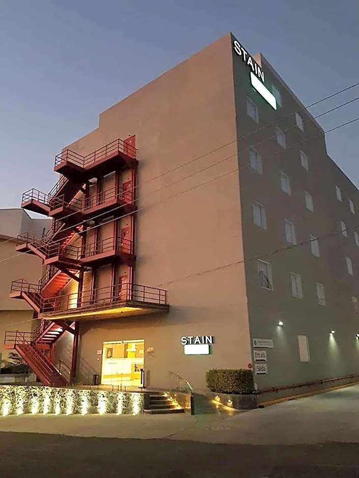 Stain Loft & Suites