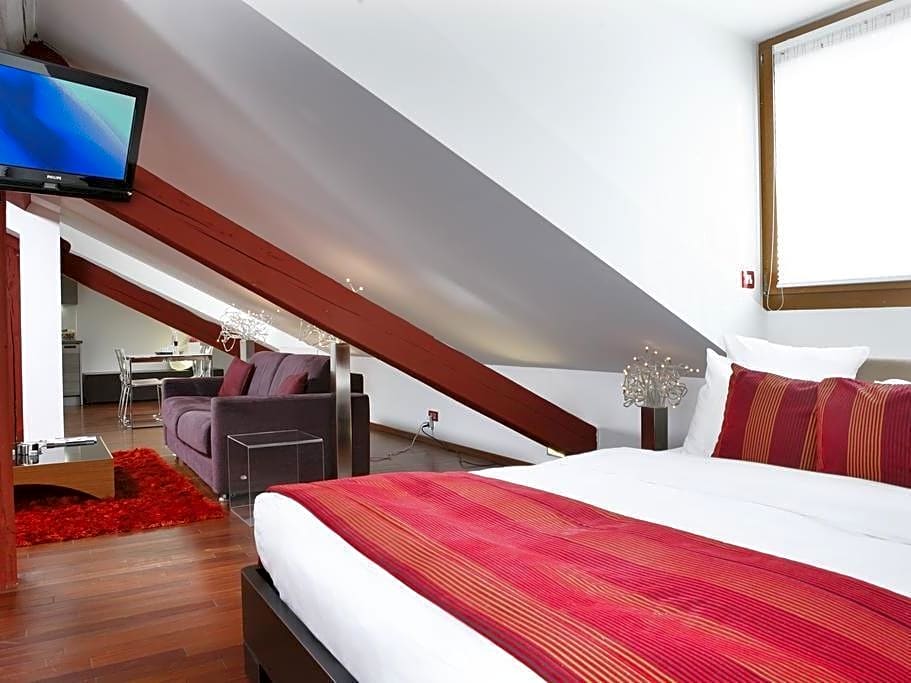La Cour Des Augustins Boutique Gallery Design Hotel