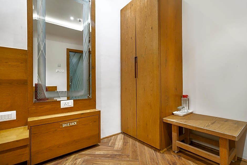 Hathili Hotel & Restaurant