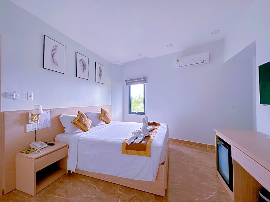 LUNAR HOTEL PHÚ QUỐC