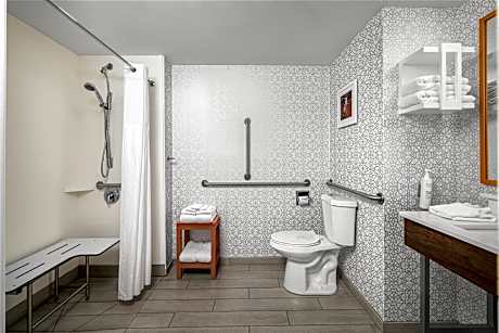 1 King Mobility/hearing Acc Ri Shower Nosmok Vis Firealrm/door/phn Alrt/hdtv Microwv/fridge/free Wi-