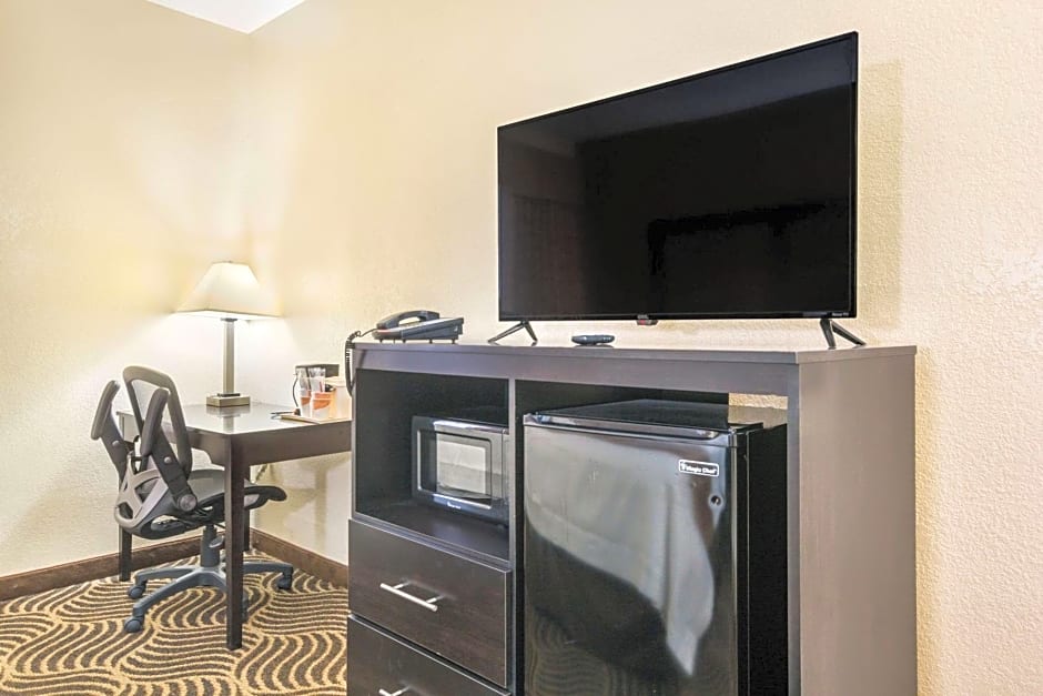 Quality Inn & Suites Florence - Cincinnati South