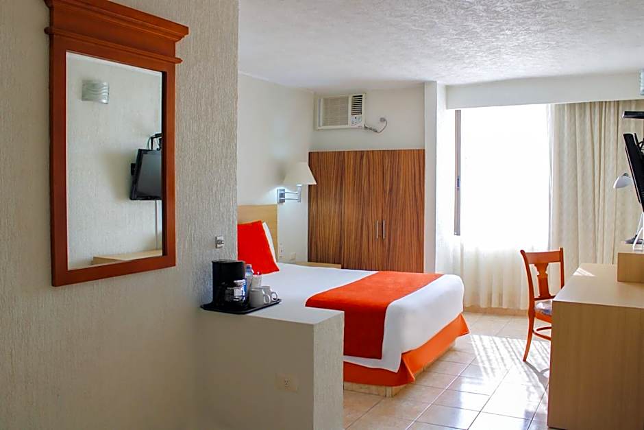 Hotel & Suites Real del Lago