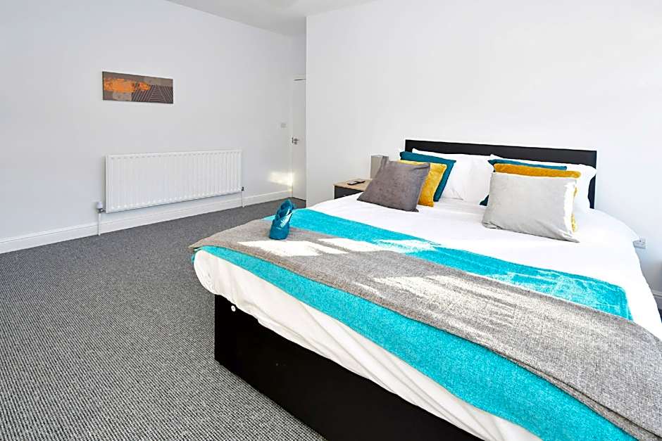 Townhouse @ 272 Walthall Street Crewe