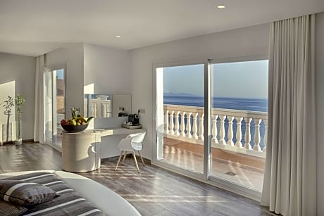 Penthouse, Sea View (1 King Bed and 1 Twin Bed)