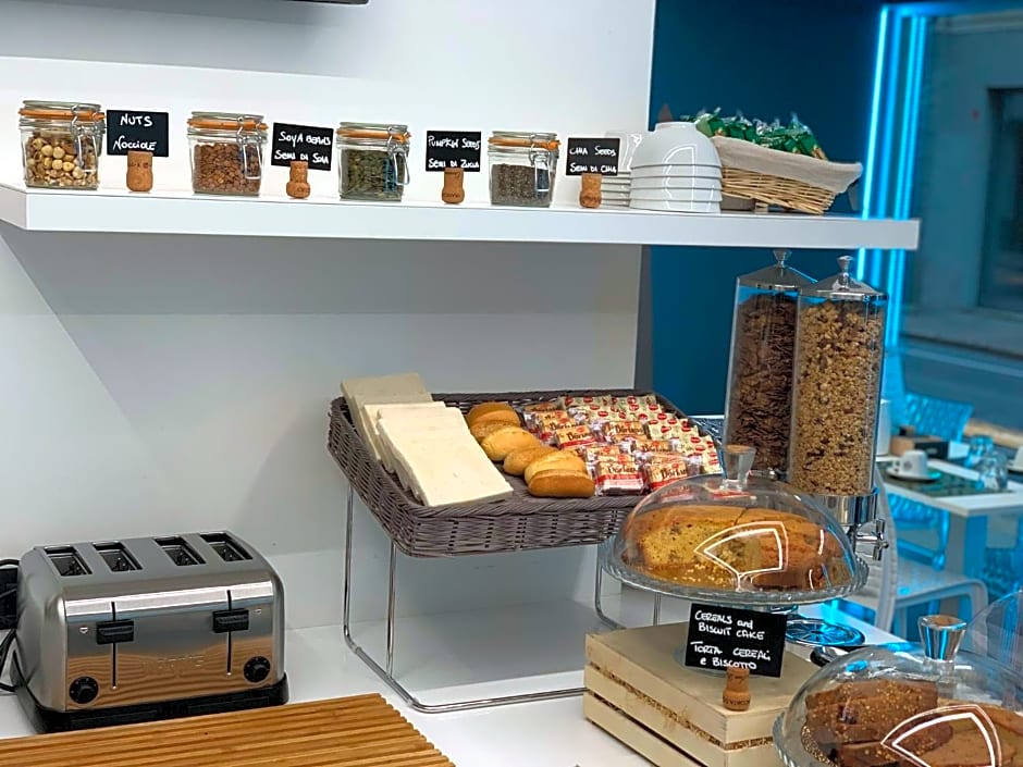 Adalesia Hotel & Coffee