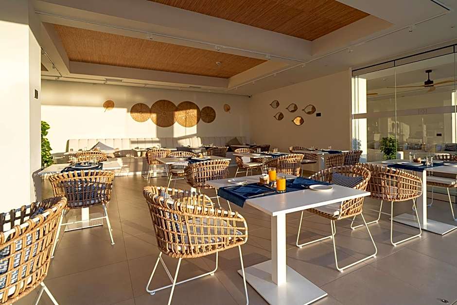 Royal Marina Suites Boutique Hotel