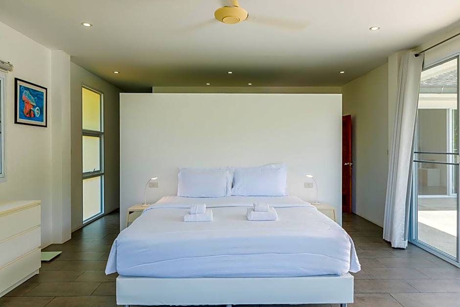 3BR Villa Private Pool 10min to Beach