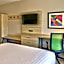 Holiday Inn Express & Suites Roswell By IHG