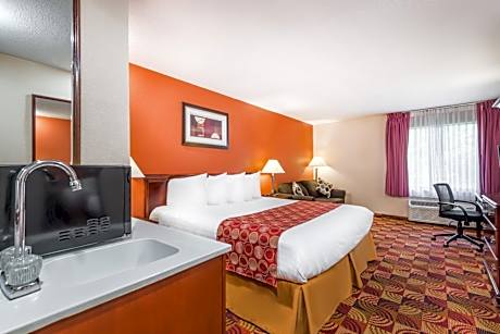 Deluxe King Room - Non-Smoking