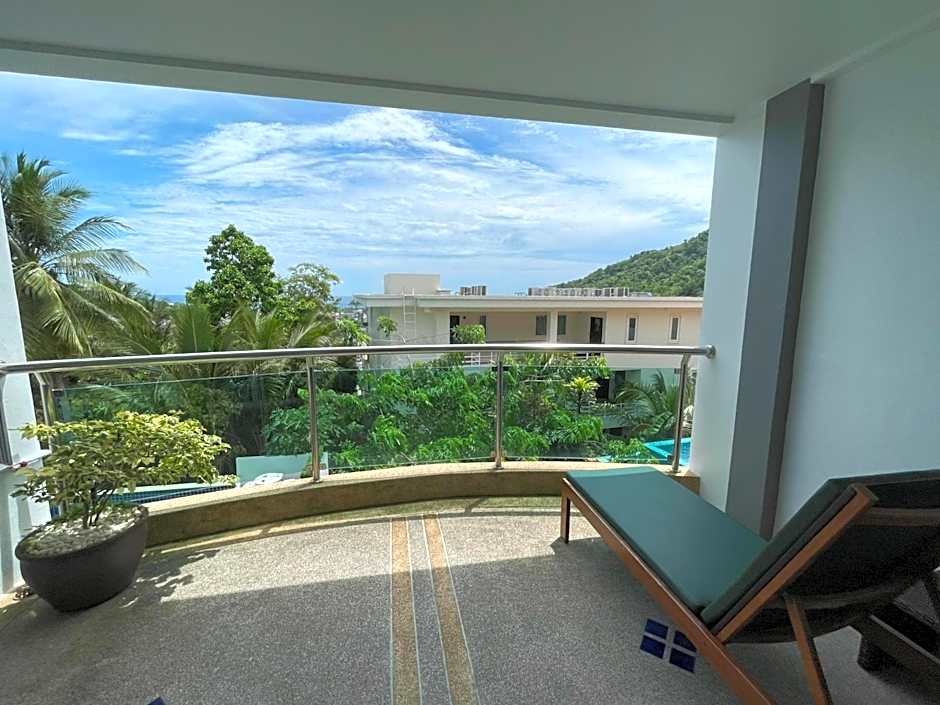 Kata Top View by Lofty