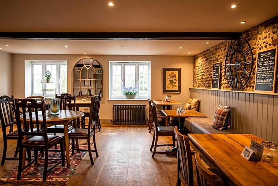 The Three Horseshoes