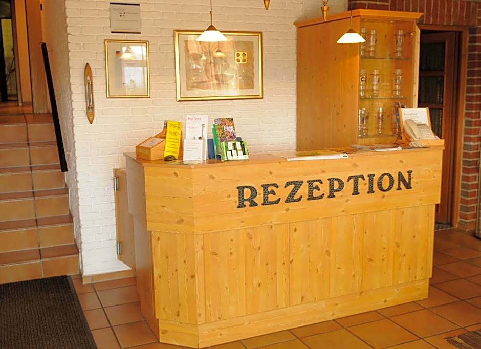 Alter Dorfkrug Am Kanal