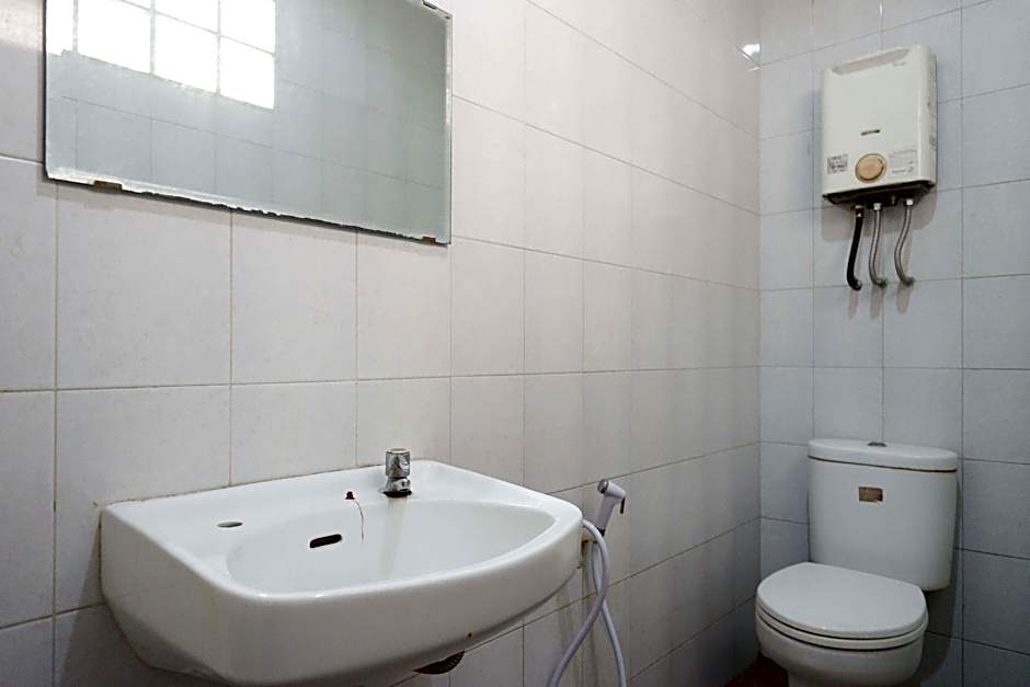 RedDoorz near Lokawisata Baturaden 2