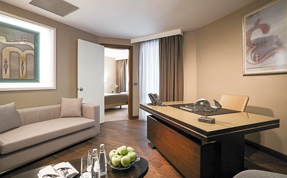 Executive Suite — 4 fotoğraftan 1. fotoğraf
