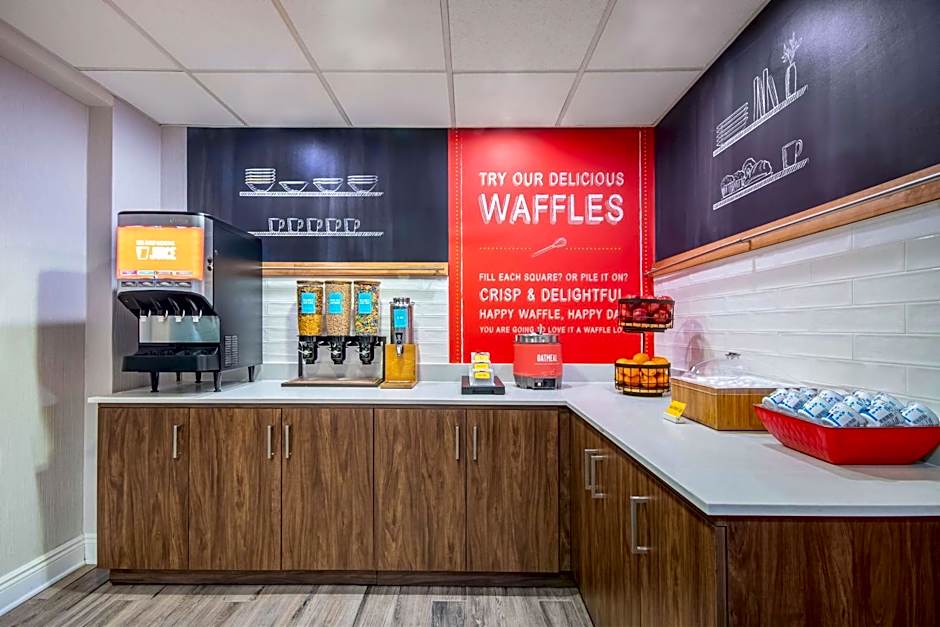 Hampton Inn By Hilton East Aurora