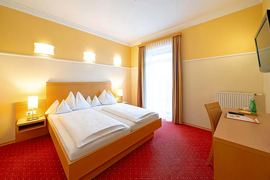 SCHACHENWALD Hotel & Restaurant I Free Parking