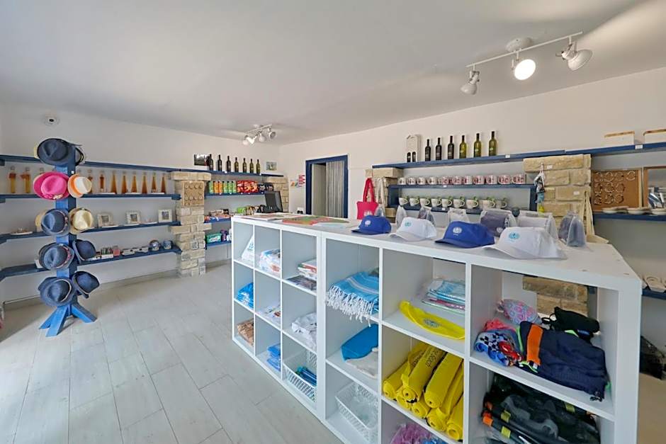 Pine Beach Pakostane Glamping Homes - All Inclusive light