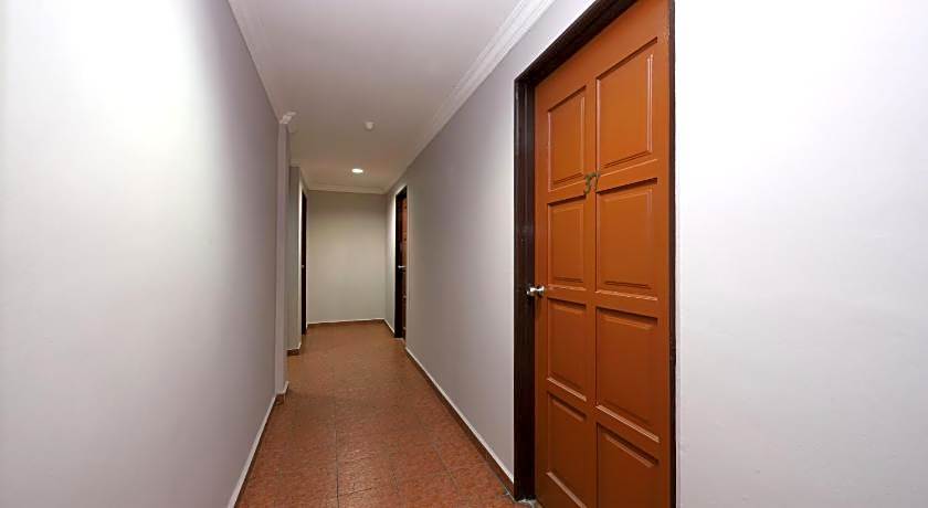 Super OYO 473 Comfort Hotel 2