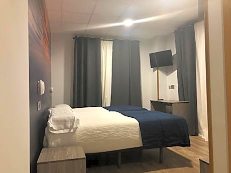 Twin Room with Bathroom