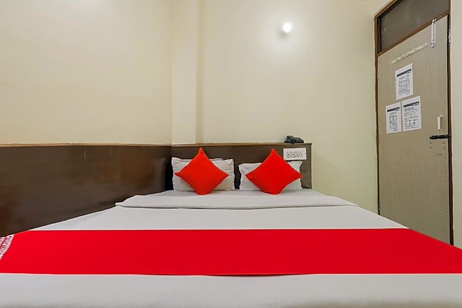 Jagriti Dx by OYO Rooms
