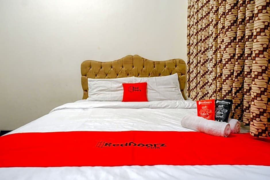 RedDoorz near Tugu Yogyakarta
