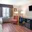 Econo Lodge Inn & Suites