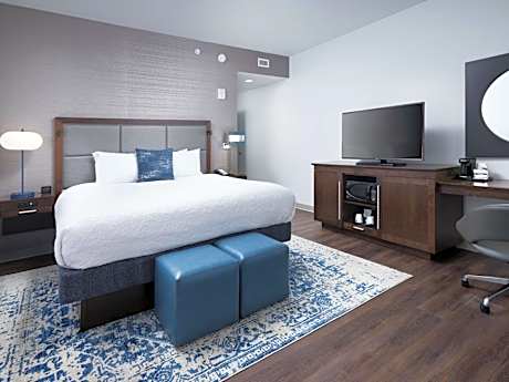 Room King Size Bed