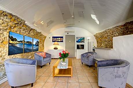 HOTEL DES CALANQUES