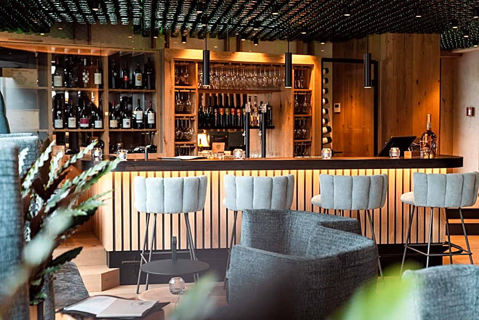 MONS suites wine passion