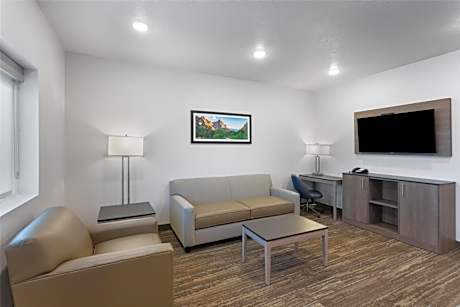 Two-Bedroom Apartment with Two King Beds - Non-Smoking