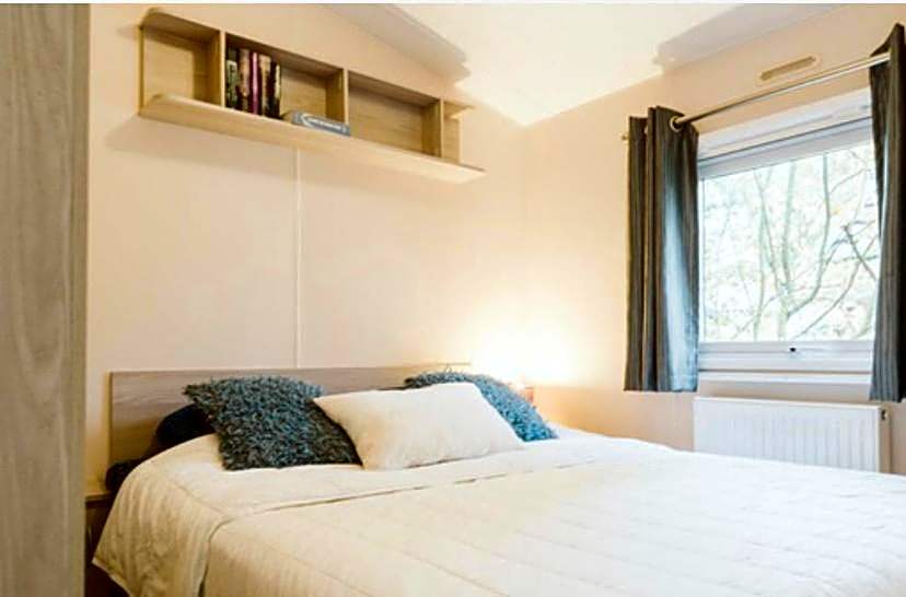 Mooi chalet in havenplaatsje op fietsafstand van het strand bij Ouddorp