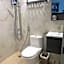 UNO'S Place with Karaoke,Wifi,Netflix and Balcony