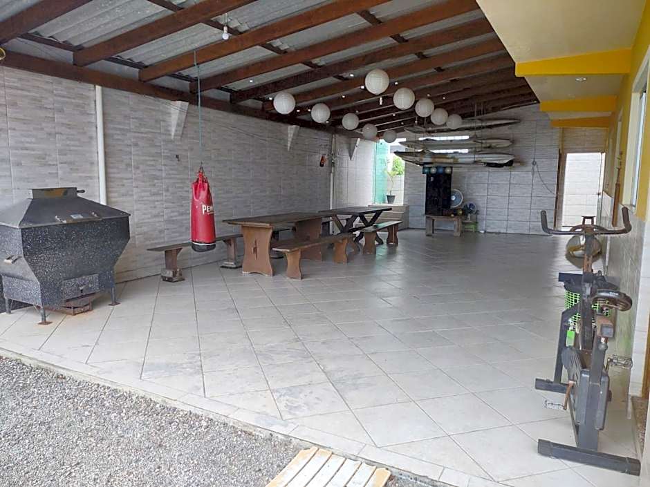 Gênesis Beach Hostel! Quartos compartilhados e privativos na Pinheira