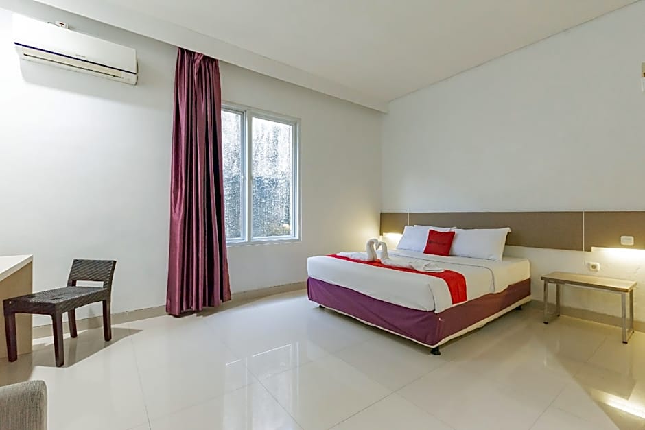 RedDoorz near Goa Sunyaragi