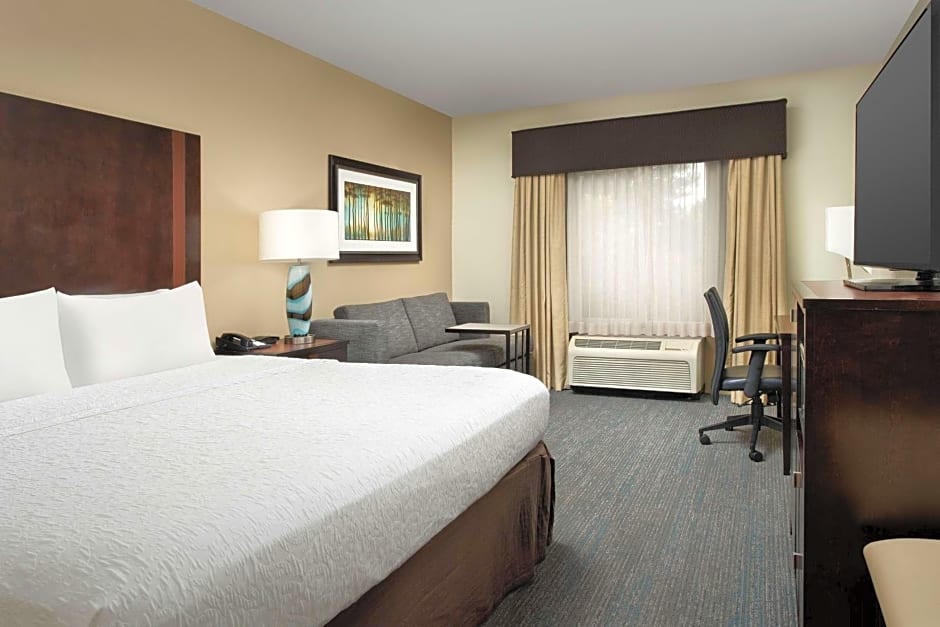 Hampton Inn By Hilton & Suites Alpharetta