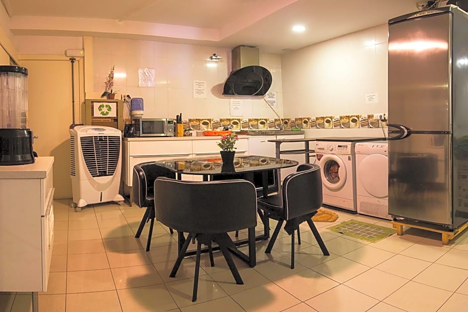 Hostal Ideal Badal – Barcelona, NJ