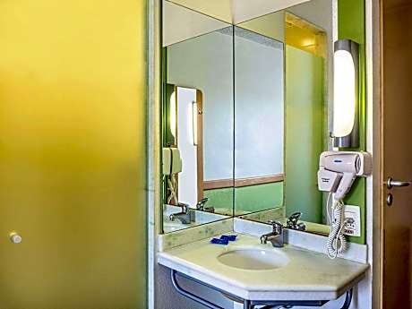 Superior Room with 1 double size bed