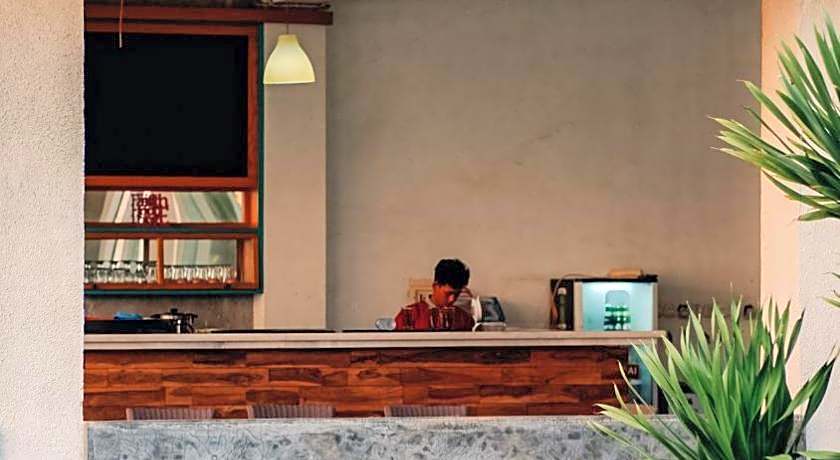 Seaside Villa & Muse Beach Resto