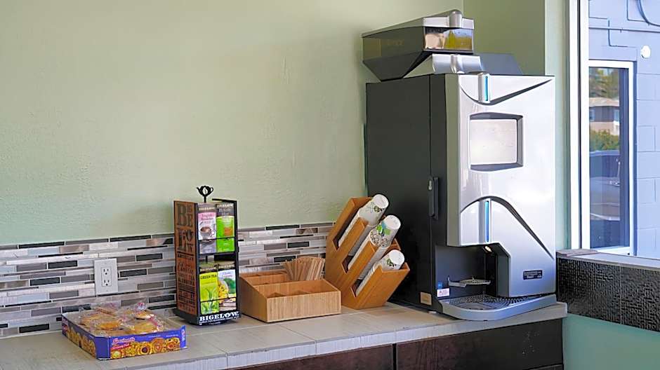 SeaSide Inn & Suites