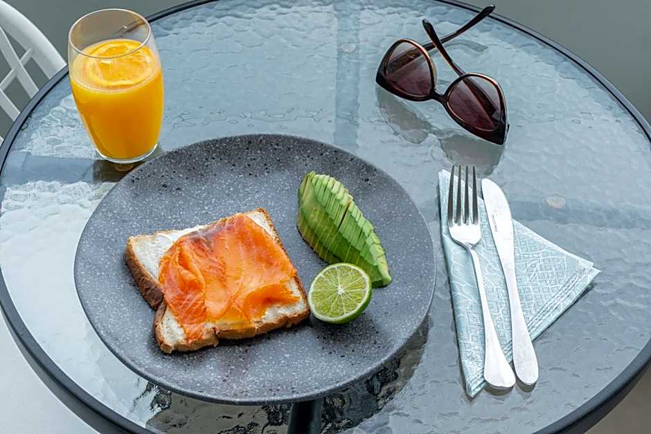 Maison 66, Riviera Hotels