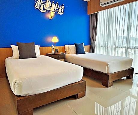 Standard Twin Room - Free Airport Shuttle