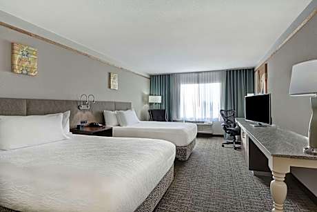 2 Queen Beds