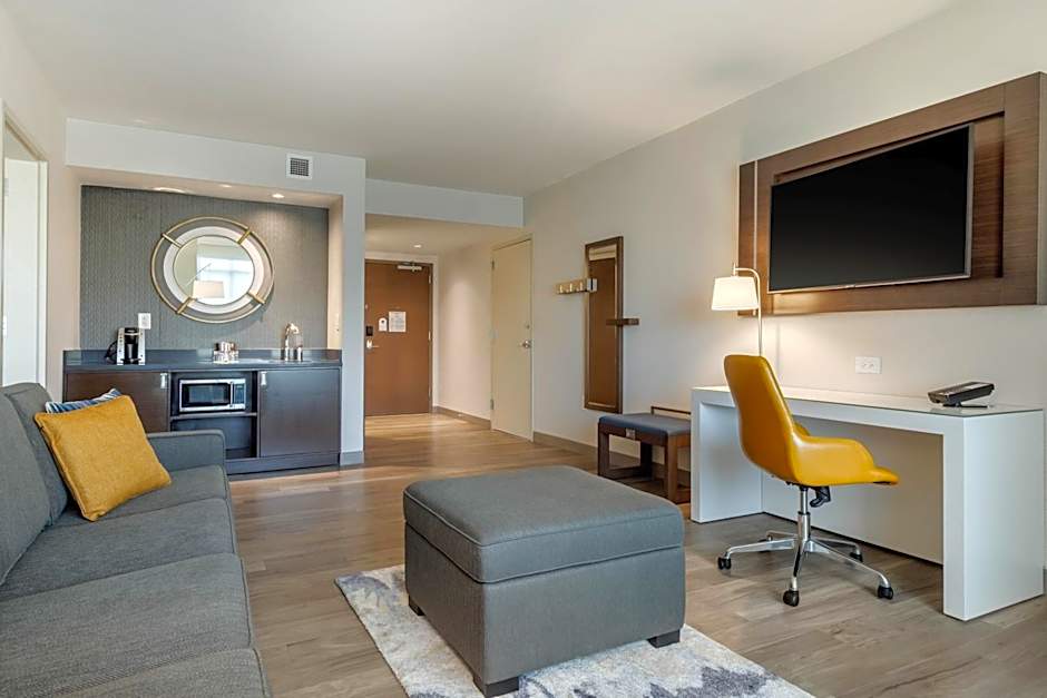 DoubleTree by Hilton Charleston Riverview