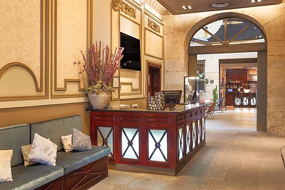 Catalonia Puerta Del Sol