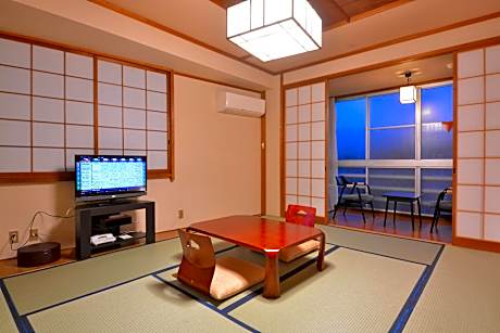 Japanese Style with Private Bath - Smoking