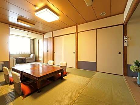 Japanese-Style Family Room
